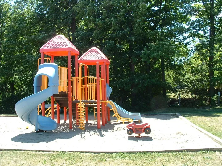 Ground-level view of Montserrand Park